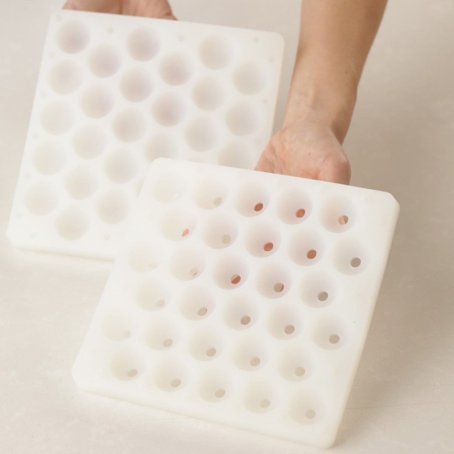 SILICONE MOULD TRUFFLES 60 PCS, 11,5 ML, HM077