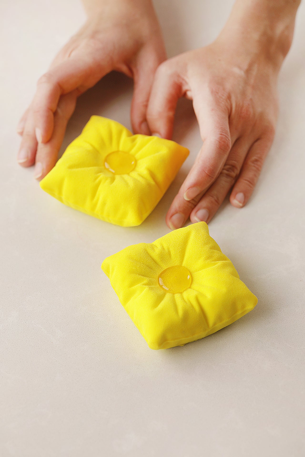 Square Pillow Mini Cake Silicone Mould, HM079