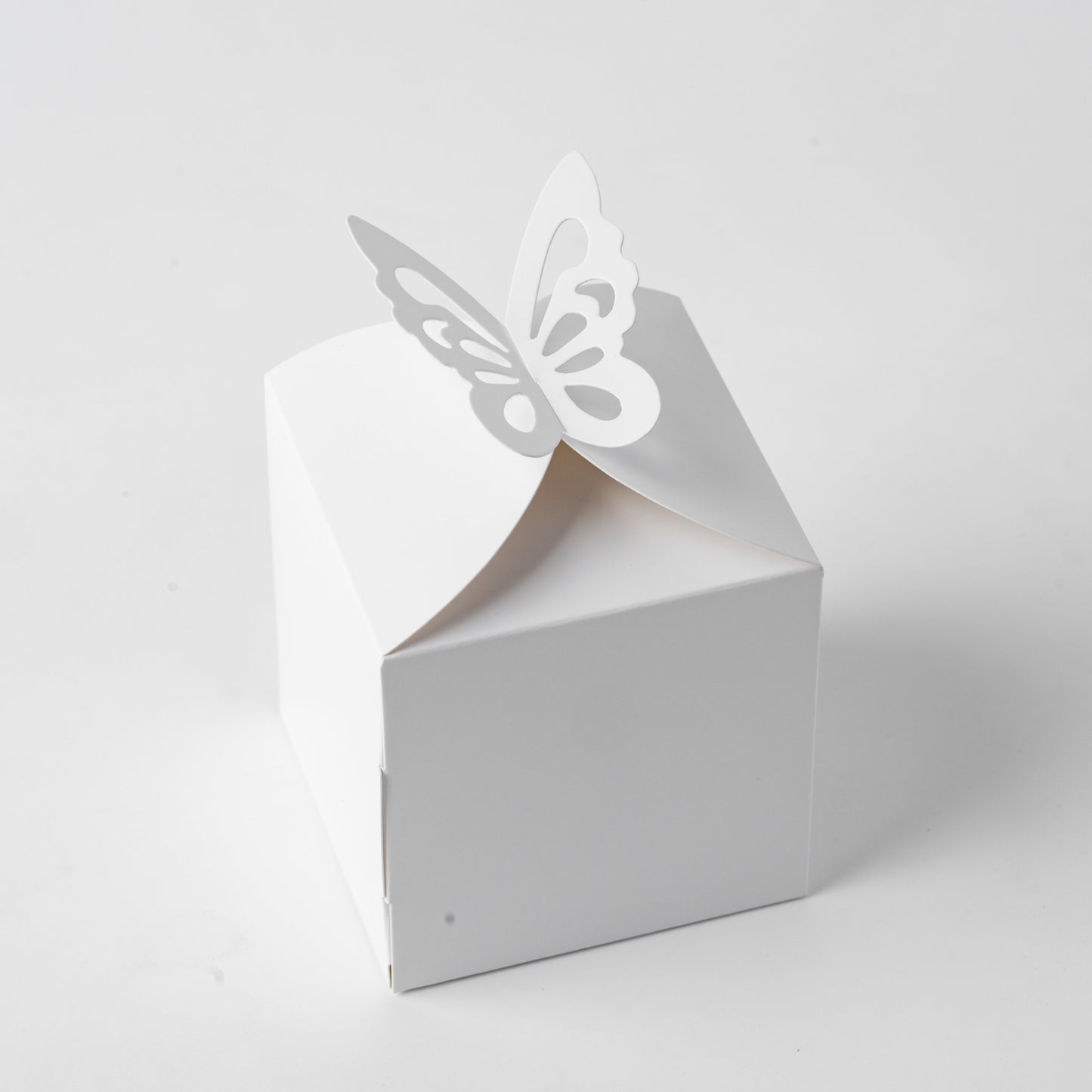 White Single cake box with Butterfly Closure, CD85S10