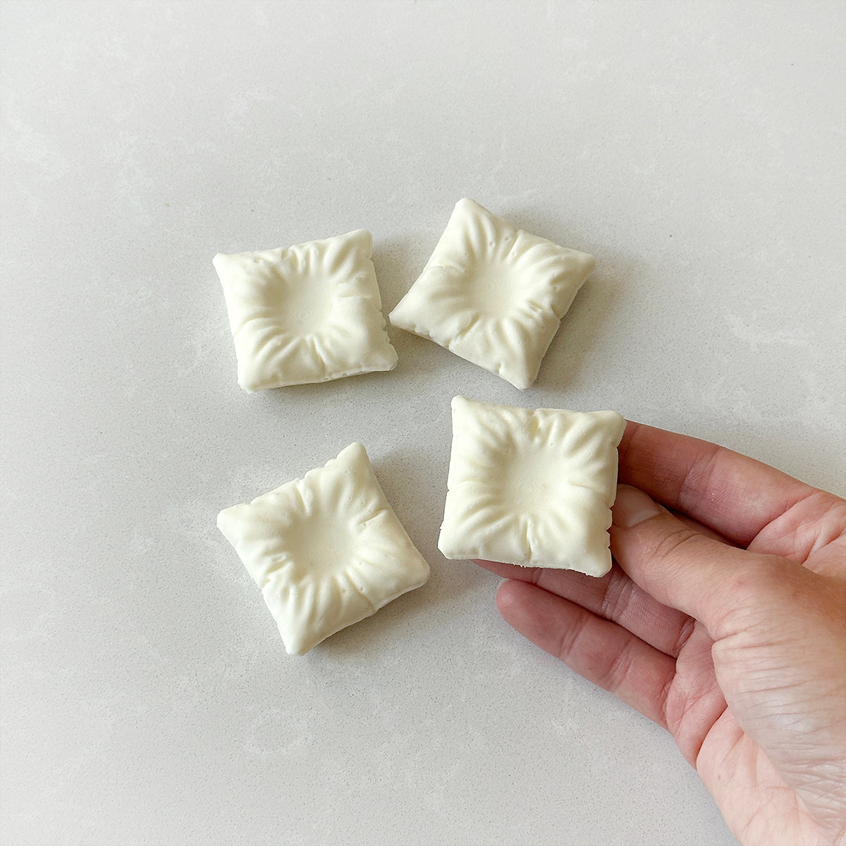 Miniature Square Pillow Silicone mould, HM081