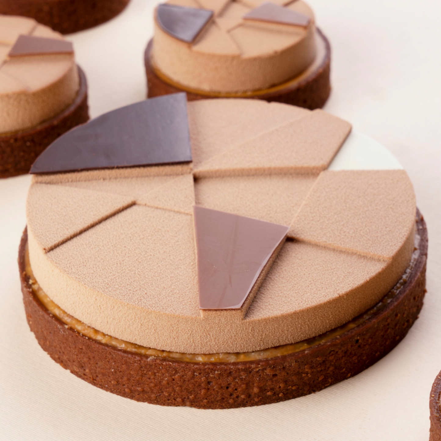 Hand Made Dinara Kasko PRISM TART ⌀ 14, HM034