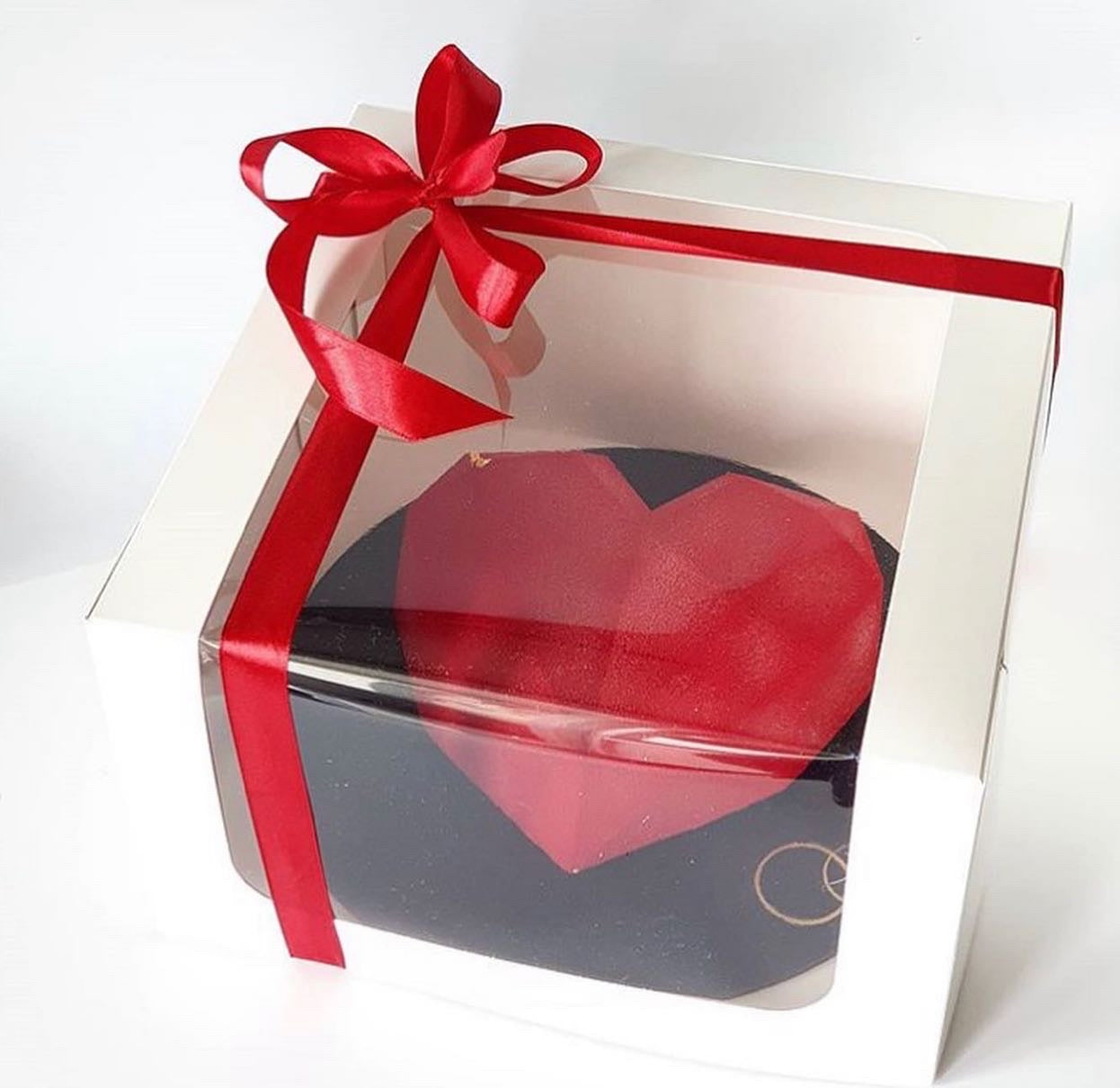 Windowed white cake boxes, plain 25 x 25 x 15 cm