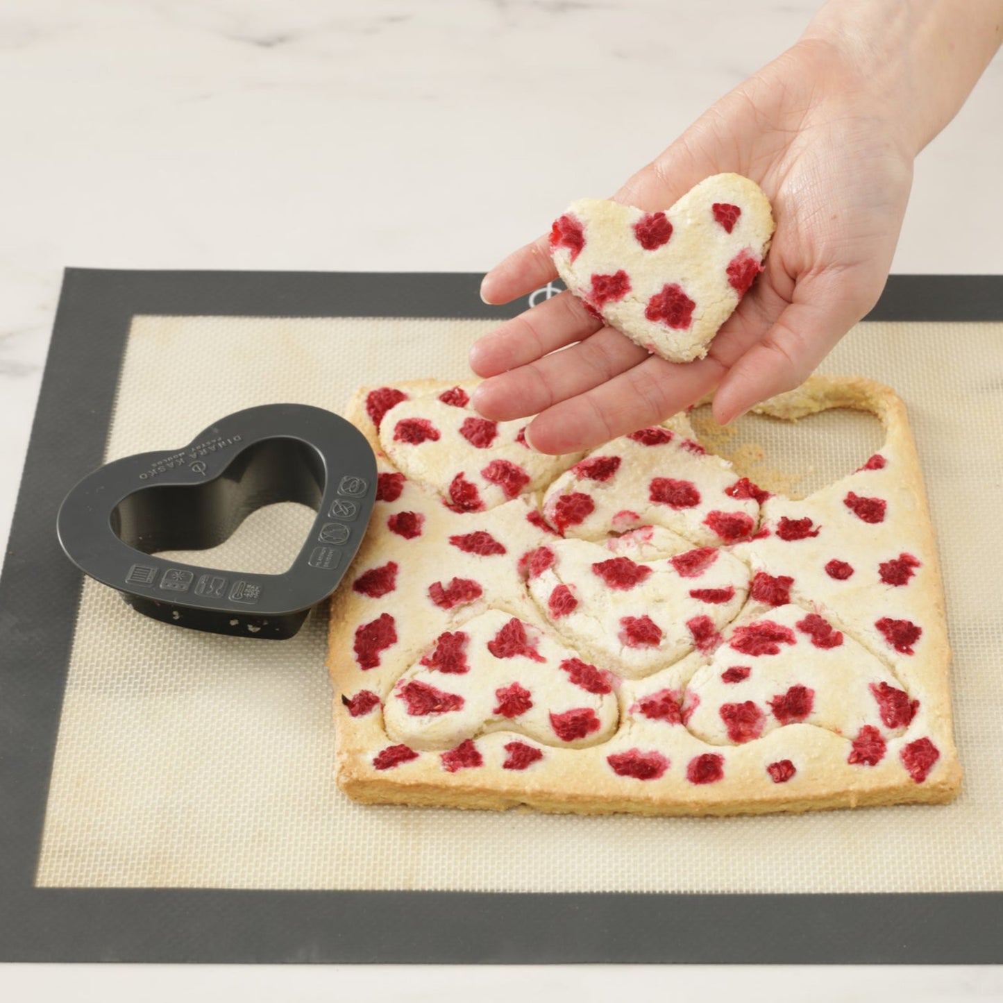 Mini Baloon Heart Cake, S014 Silicone Mould