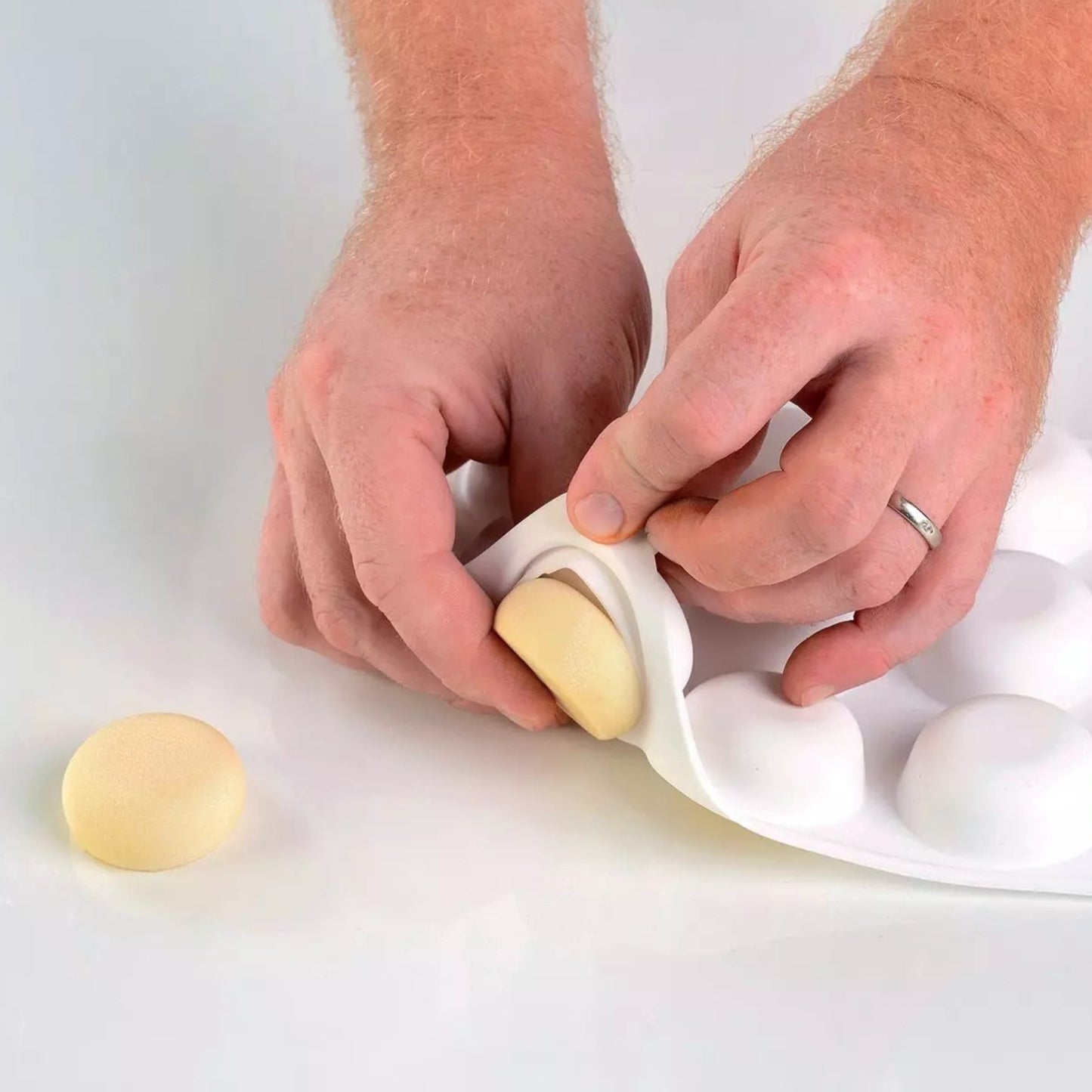 Silikomart Globe 26 Silicone mould