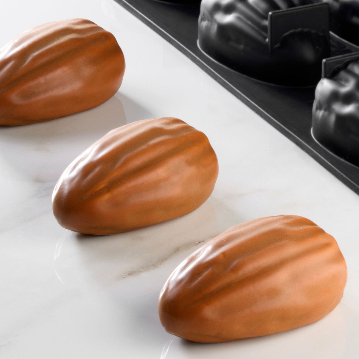 Almond Silicone mould by Emmanuele Forcone, PX43133S